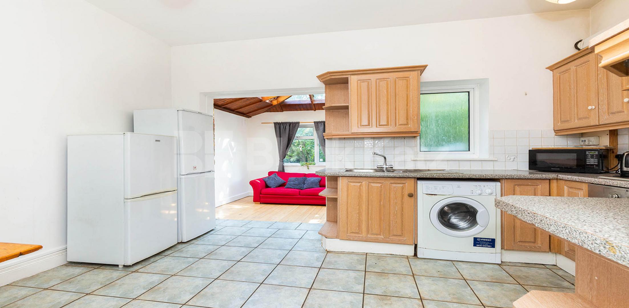 			4 BED GARDEN FLAT, 4 Bedroom, 1 bath, 1 reception Flat			 Digby Cresent, Finsbury park / Arsenal